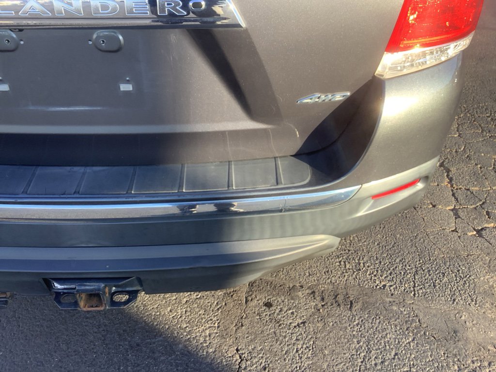 Used 2012 Toyota Highlander SE image 10