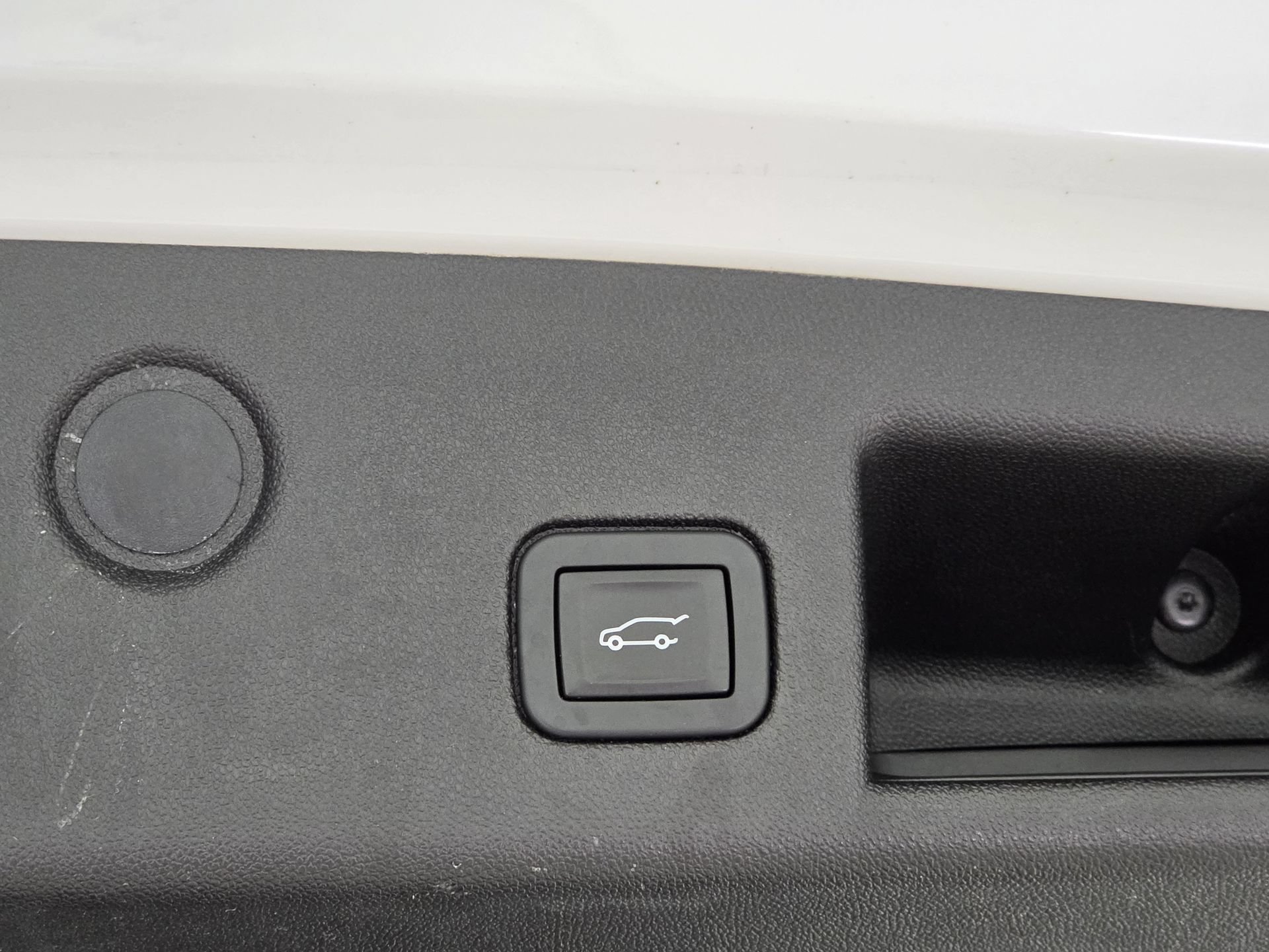 Used 2018 Chevrolet Equinox Premier FWD image 14