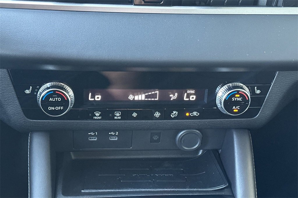 New 2025 Mitsubishi Outlander SE image 21