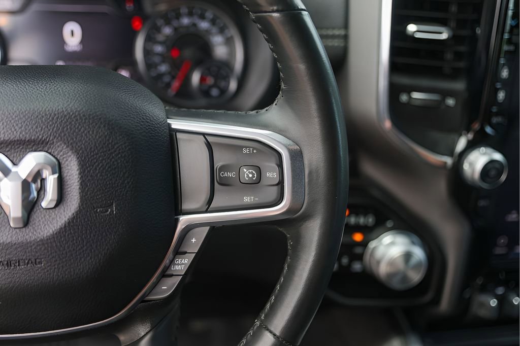 Used 2022 RAM 1500 Laramie AWD/4WD image 16