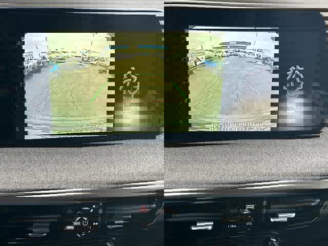 Certified 2025 Nissan Kicks SV image 20