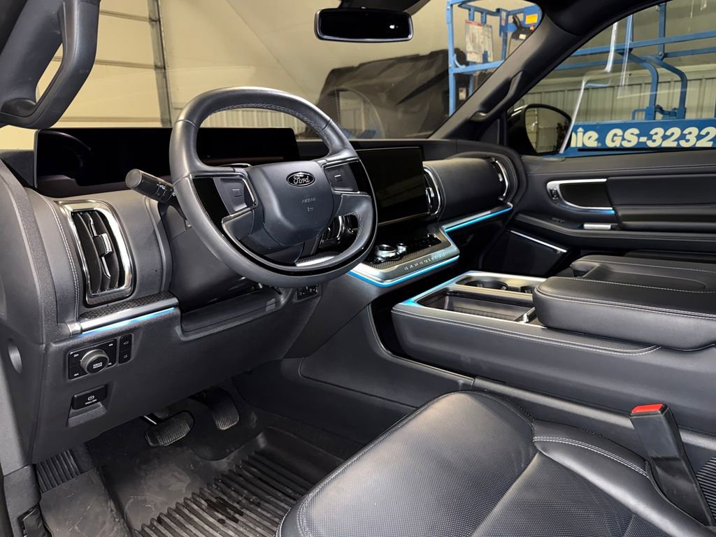 Used 2025 Ford Expedition Max Platinum w/ Stealth Performance Package image 22