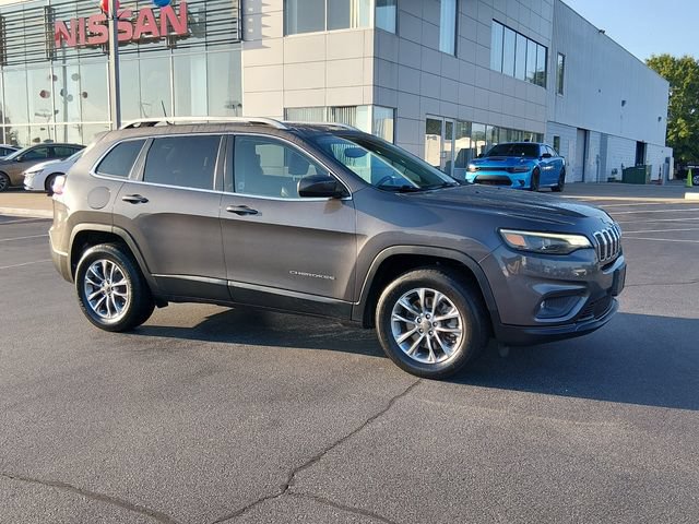 Used 2019 Jeep Cherokee Latitude Plus w/ Comfort/Convenience Group