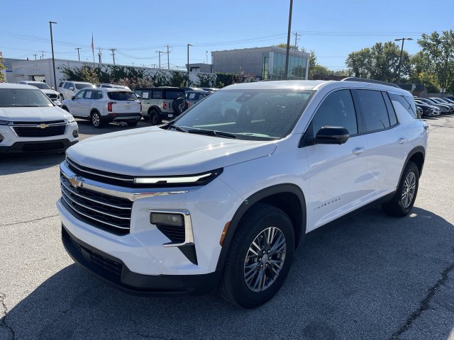 Used 2026 Chevrolet Traverse LT w/ Driver Confidence Package FWD image 1