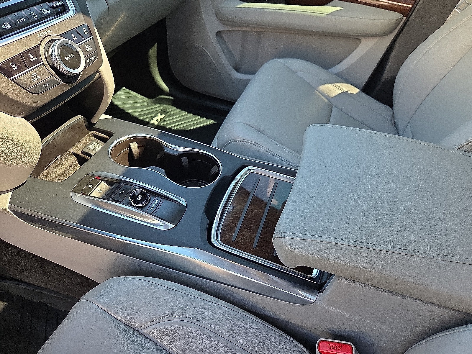 Used 2017 Acura MDX w/ Technology Package AWD/4WD image 10