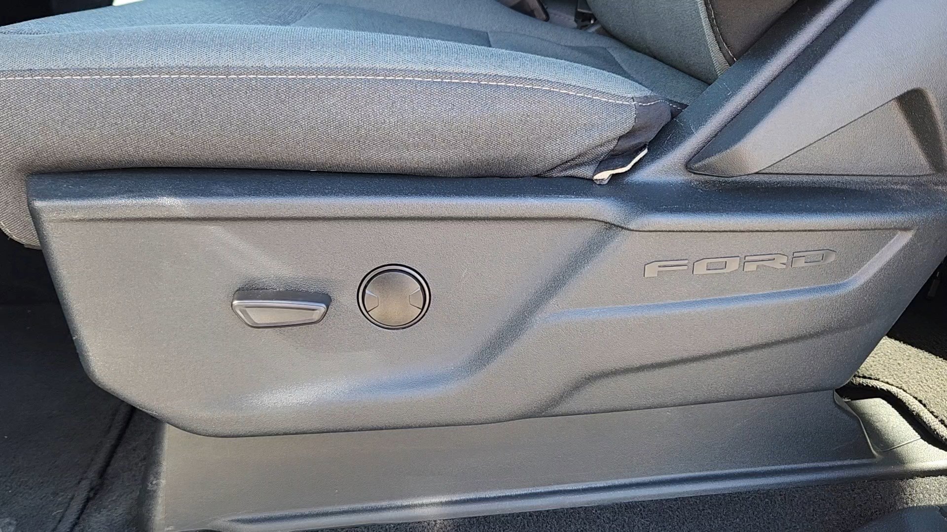 Used 2025 Ford F150 XLT w/ Equipment Group 301A Standard AWD/4WD image 9