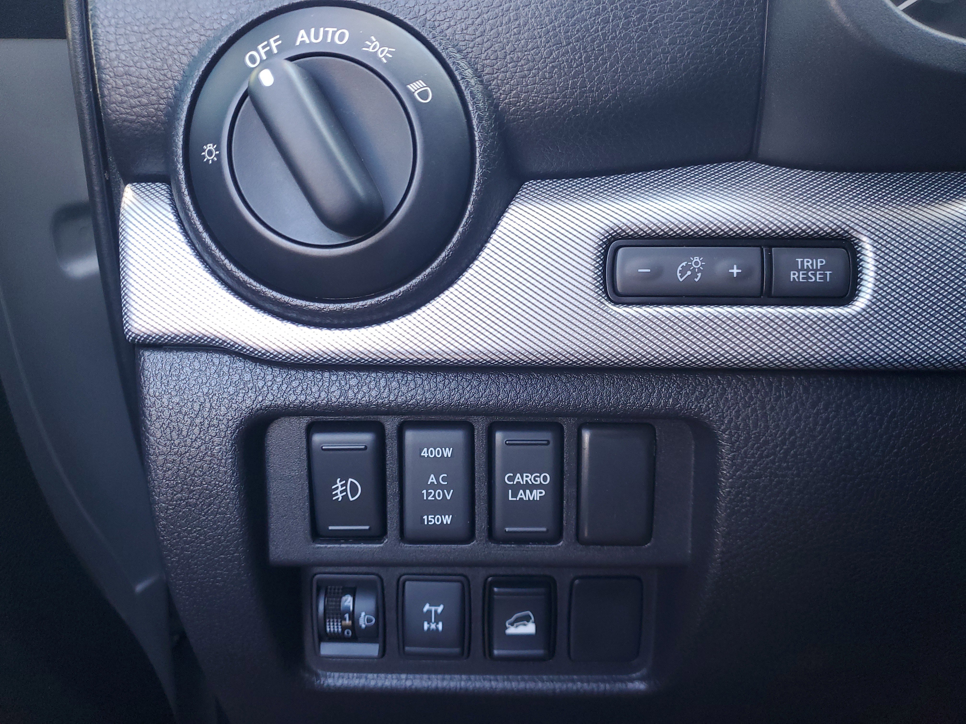 Used 2018 Nissan Titan PRO-4X w/ Pro-4x Convenience Package image 23