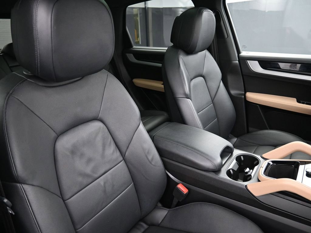 Certified 2024 Porsche Cayenne image 26