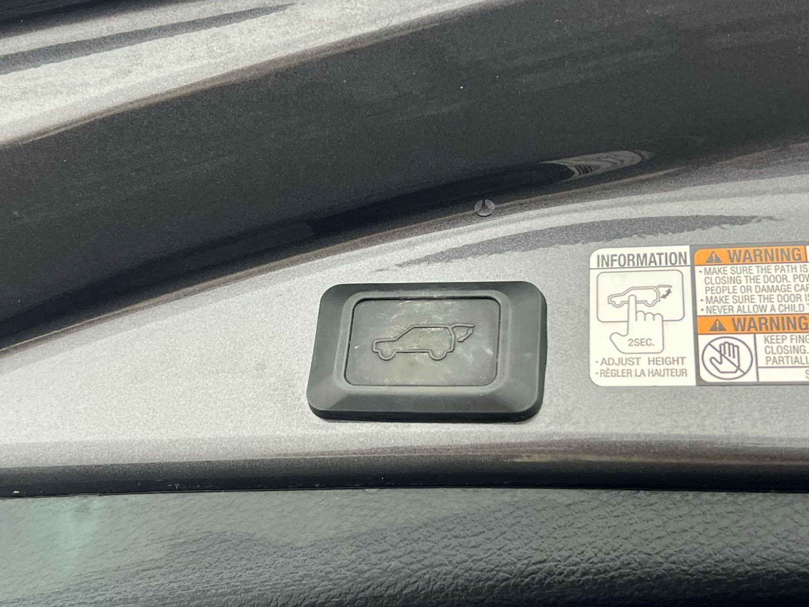 Used 2016 Toyota RAV4 XLE AWD/4WD image 27