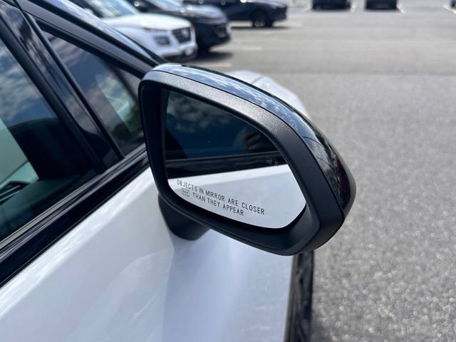 Used 2024 Chevrolet Equinox EV RS FWD image 12