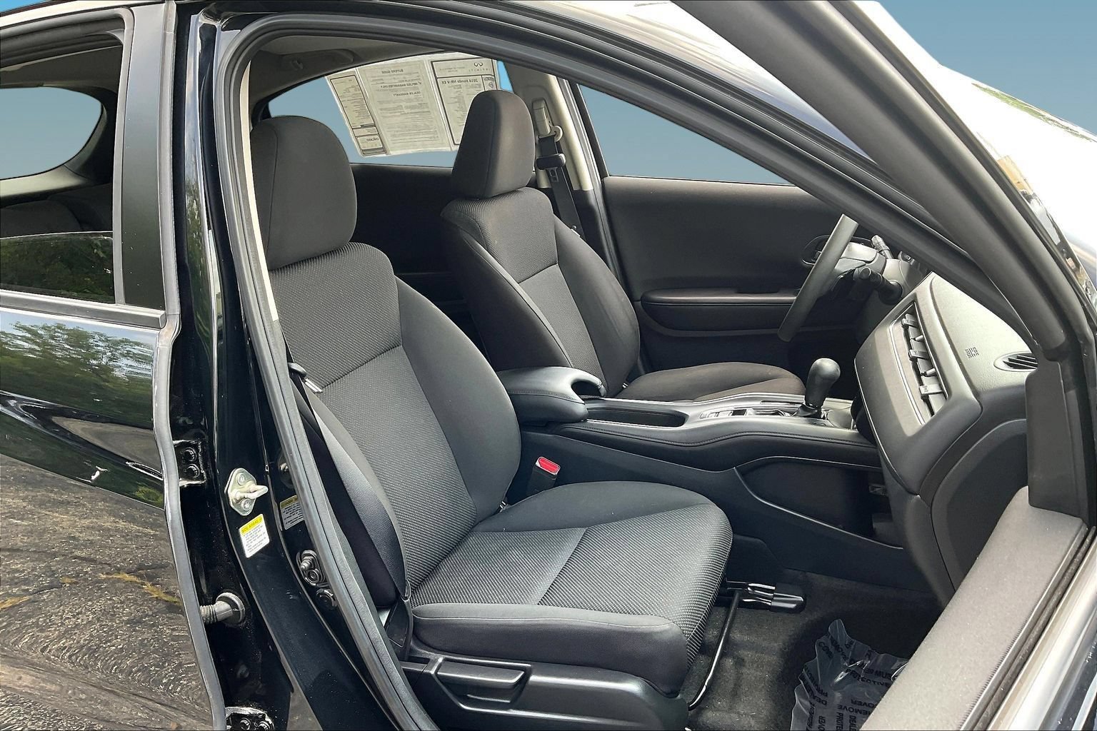 Used 2016 Honda HR-V EX image 28