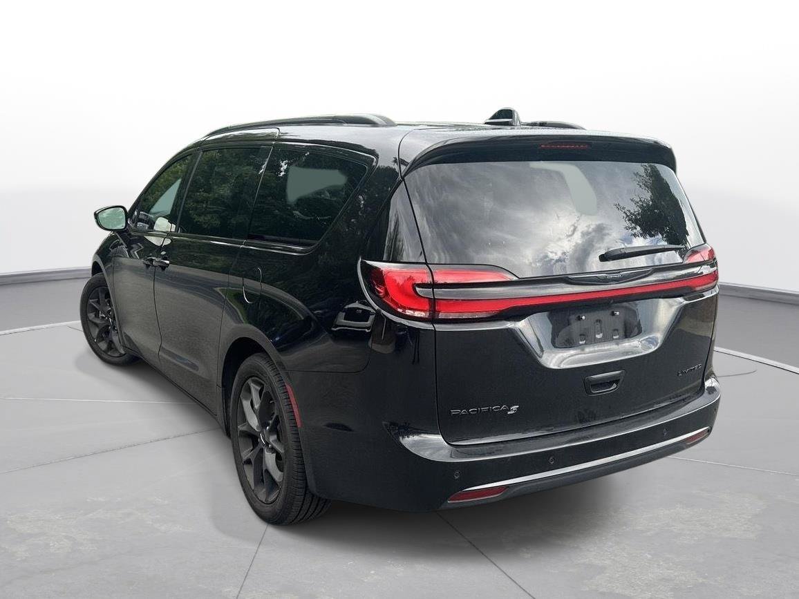 Used 2025 Chrysler Pacifica Limited FWD image 8