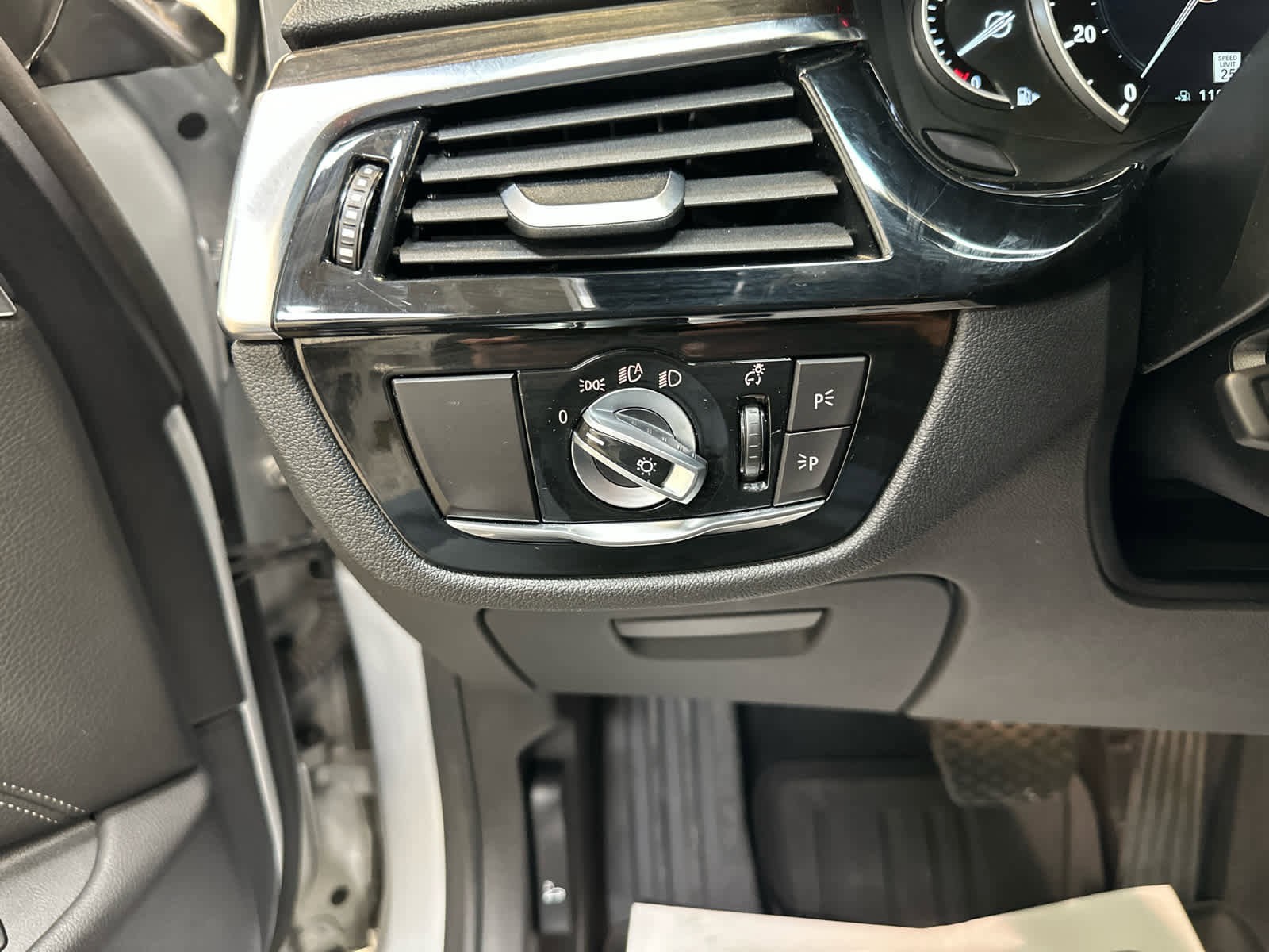 Used 2019 BMW 530i xDrive w/ Convenience Package image 20