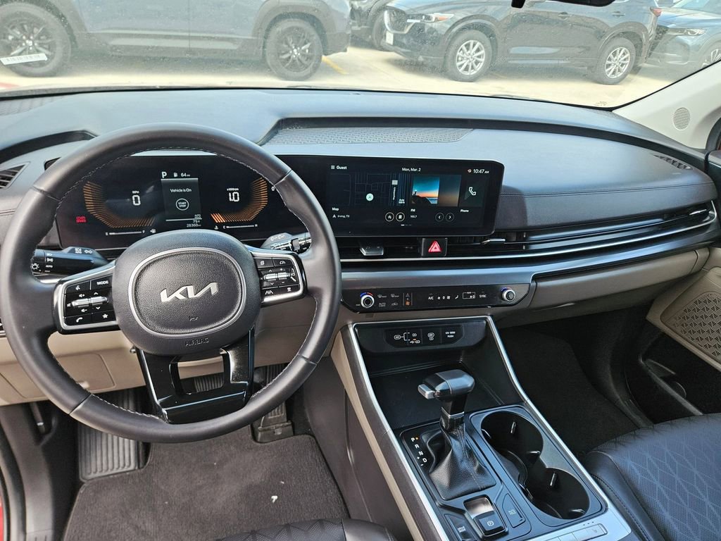 Used 2025 Kia Carnival image 16