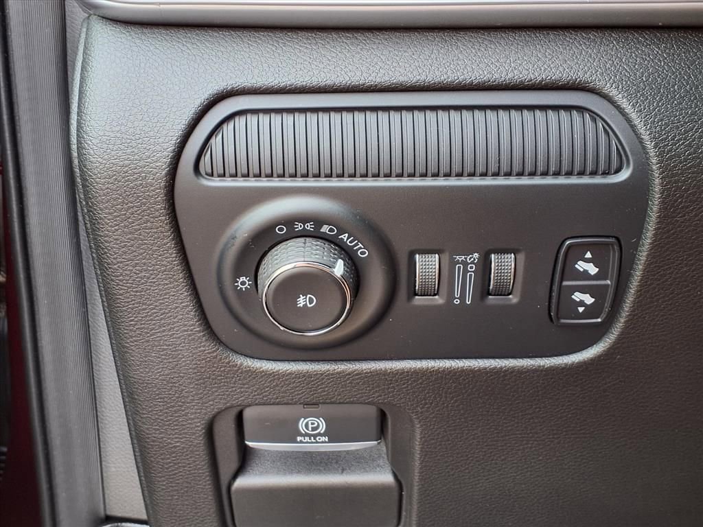 Used 2024 Jeep Wagoneer L Series II w/ Flexible Seating Group image 21