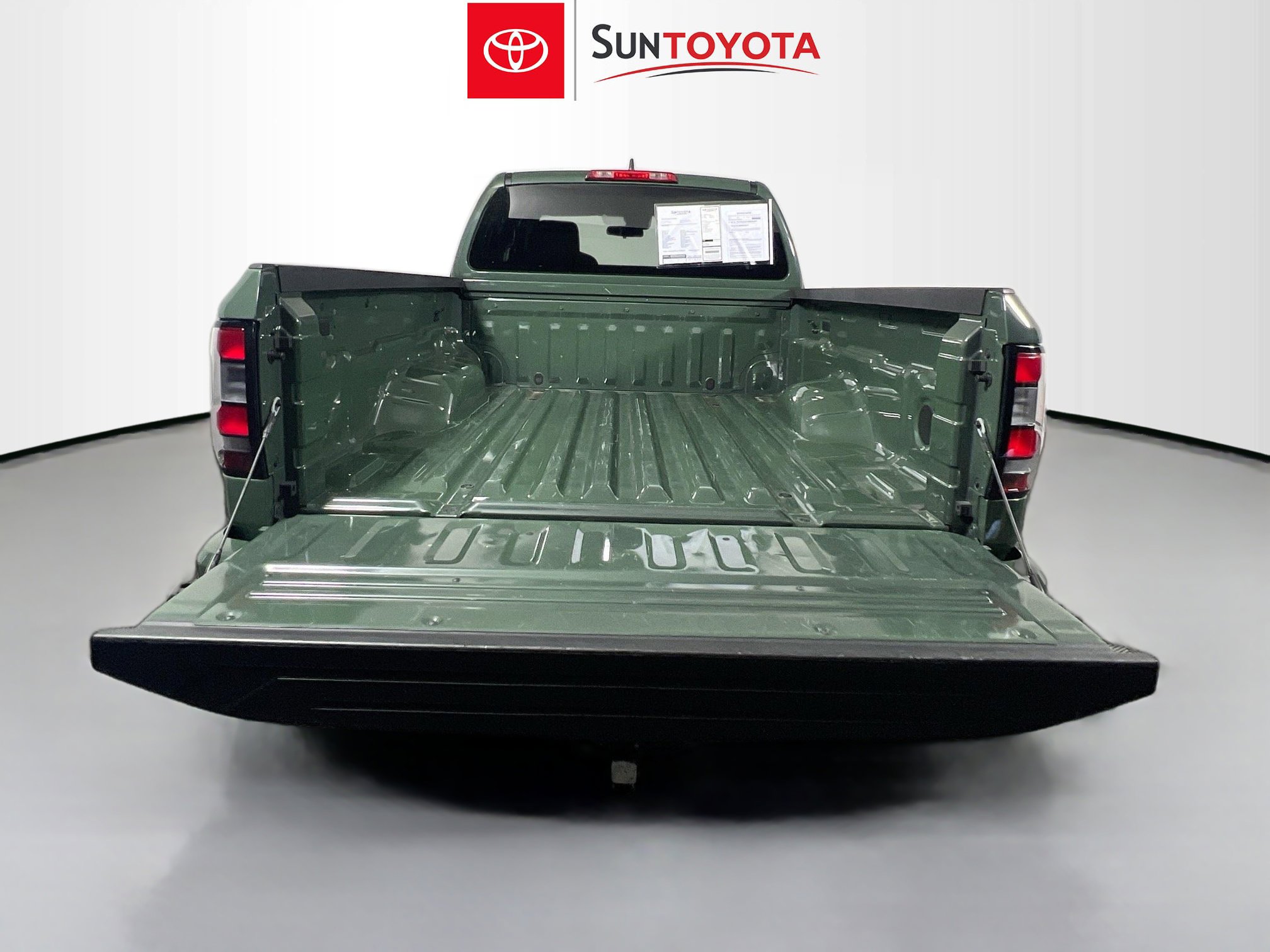 Used 2023 Nissan Frontier SV w/ Technology Package RWD image 33