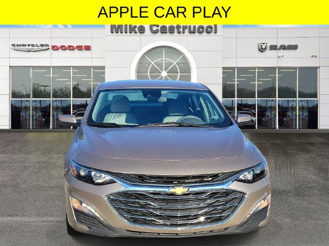 Used 2025 Chevrolet Malibu LT FWD image 2