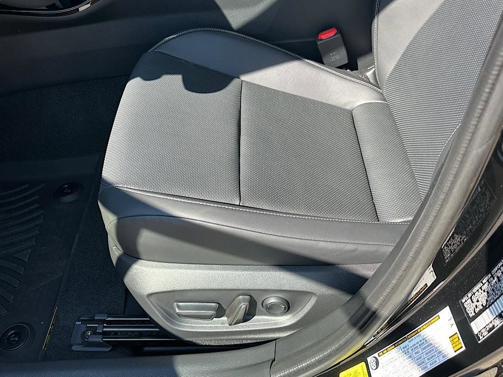 New 2026 Toyota Prius Limited FWD image 7