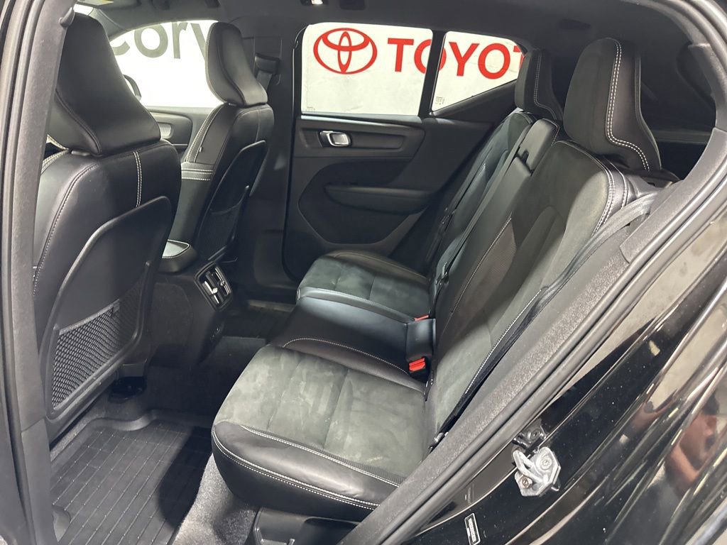 Used 2021 Volvo XC40 P8 Recharge image 20