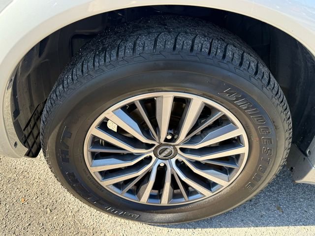 Used 2024 Nissan Armada SL w/ Captain's Chairs Package image 10