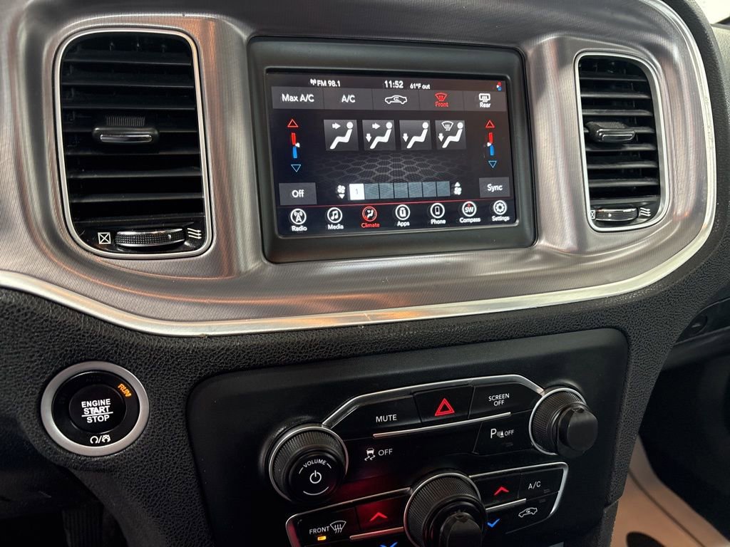 Used 2019 Dodge Charger SXT RWD image 16