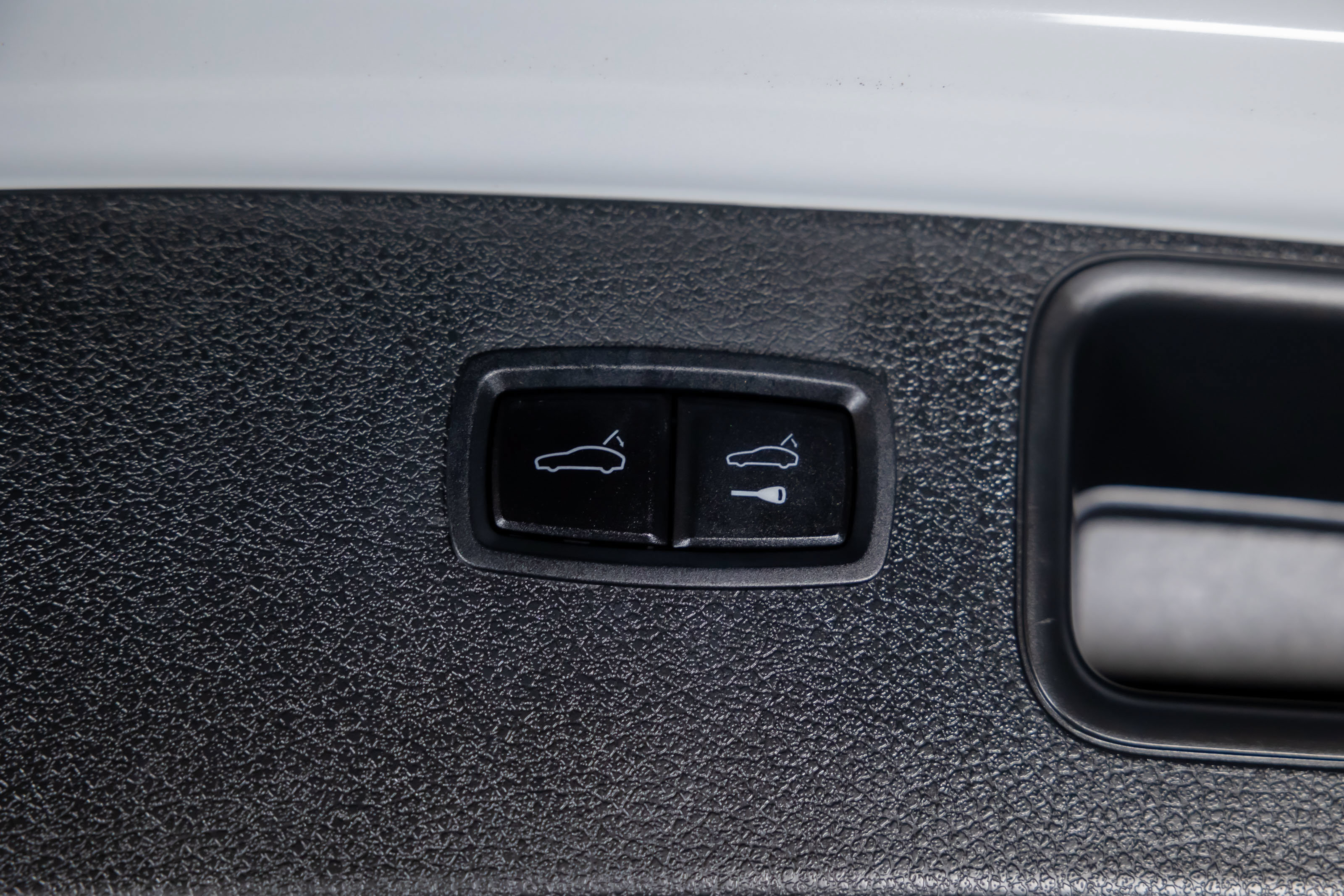 Used 2022 Porsche Macan S AWD/4WD image 40