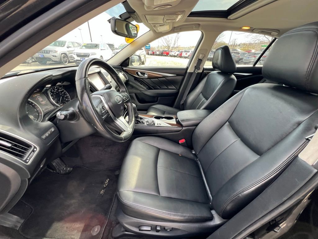 Used 2018 INFINITI Q50 Luxe w/ Essential Package (3.0T Luxe) AWD/4WD image 16