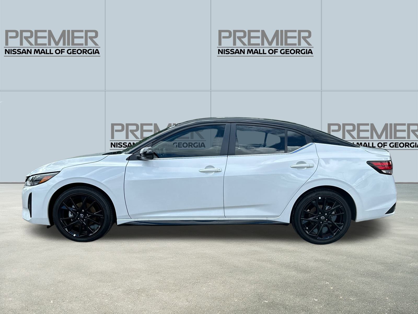 New 2025 Nissan Sentra SR w/ Midnight Edition image 8