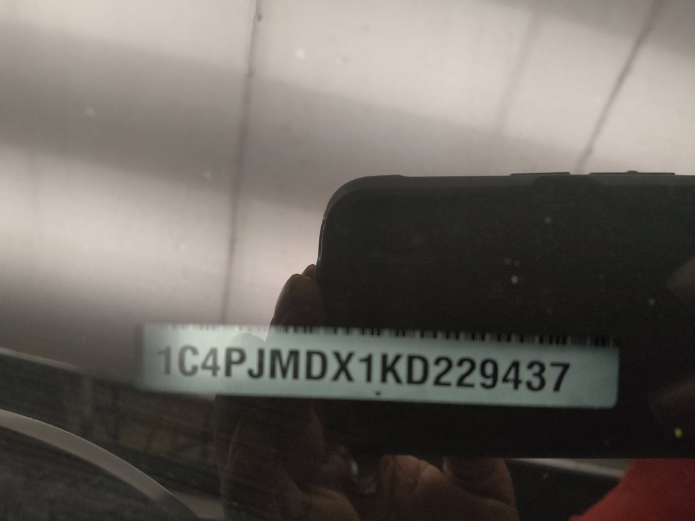 Used 2019 Jeep Cherokee Limited image 33