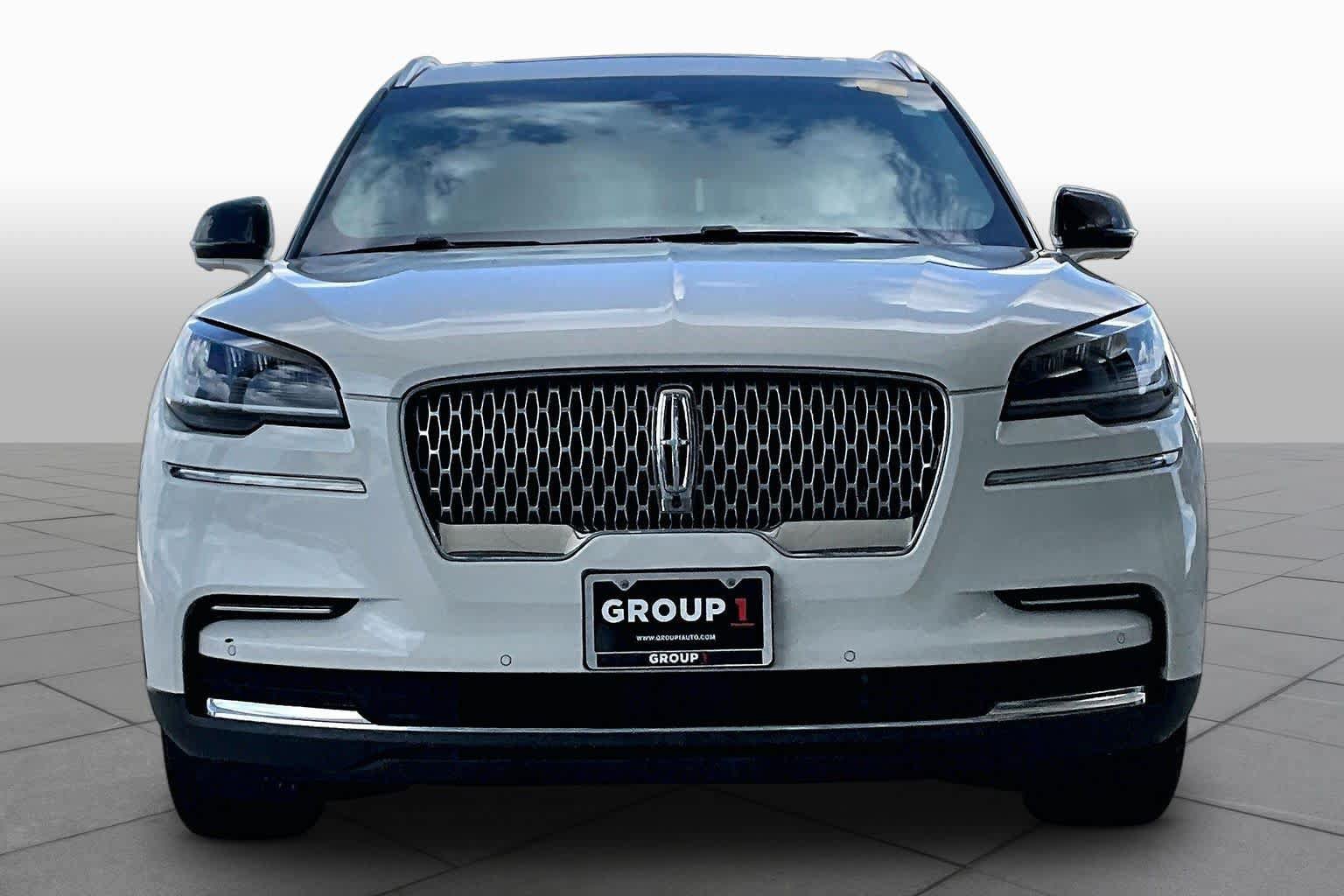 Used 2023 Lincoln Aviator Reserve w/ Elements Package Plus RWD image 4