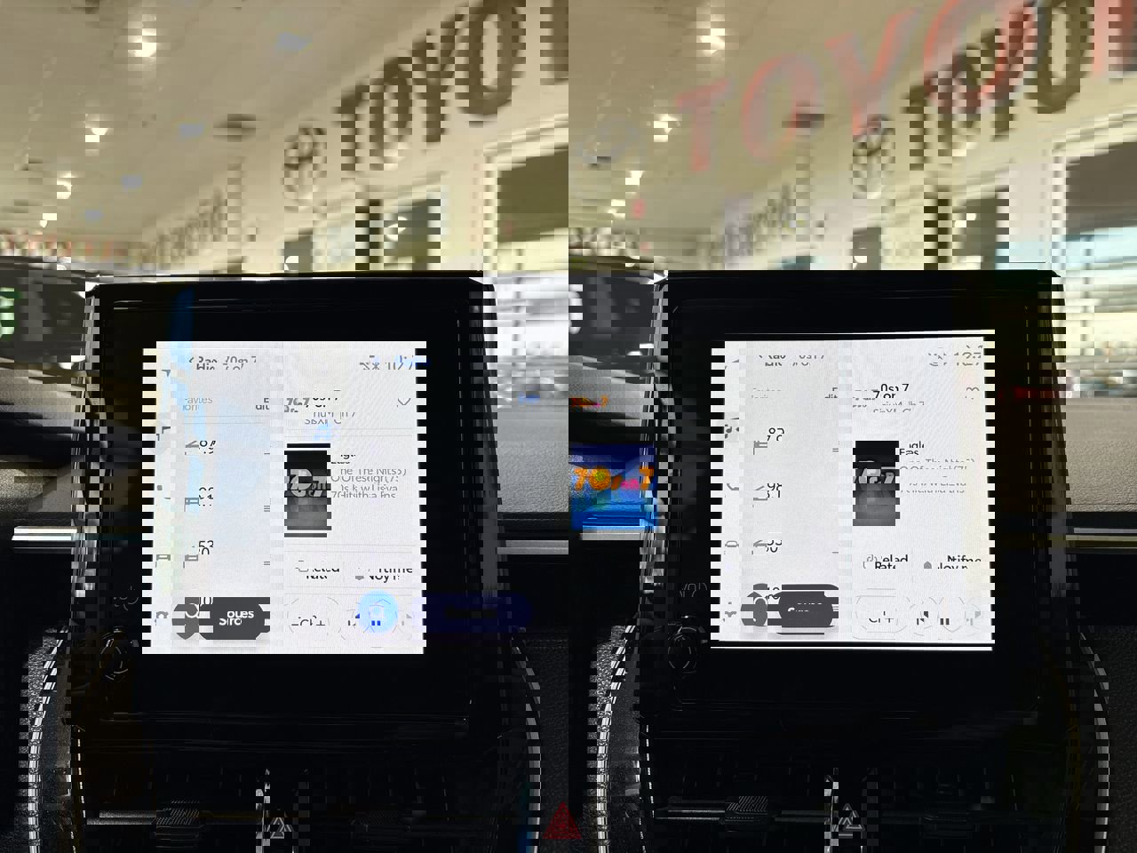 Certified 2025 Toyota Corolla SE image 17