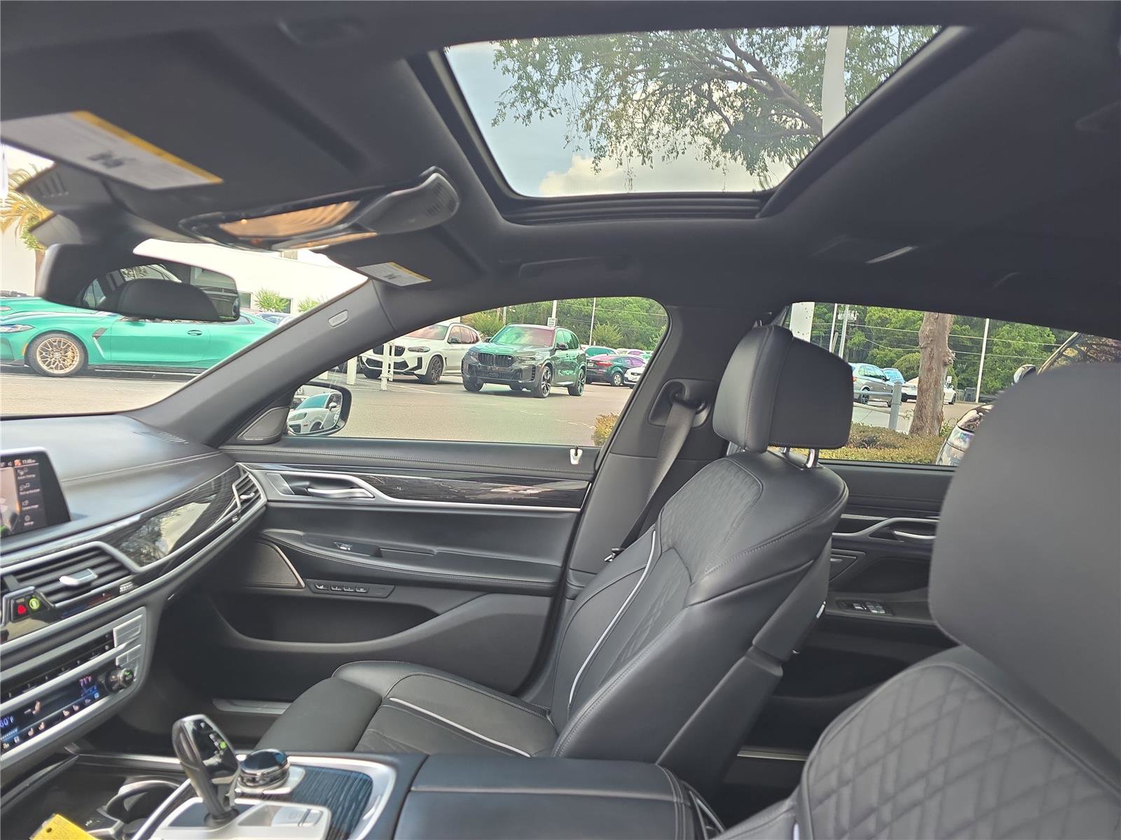Used 2022 BMW 750i xDrive w/ Executive Package AWD/4WD image 26