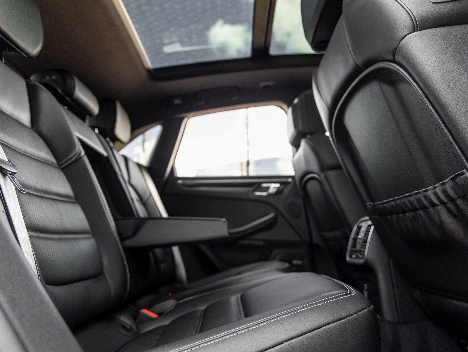 New 2026 Porsche Macan Turbo image 42