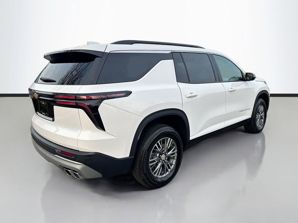 Used 2025 Chevrolet Traverse LT image 7