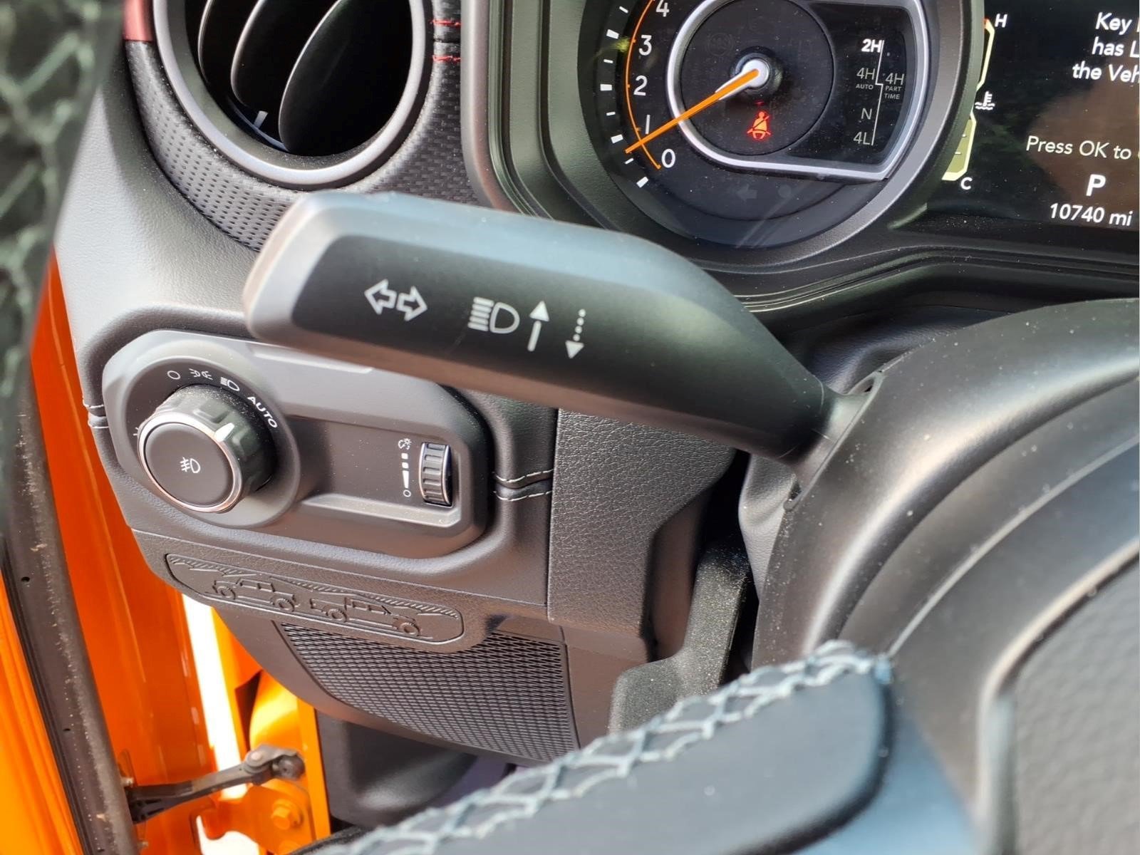 Used 2025 Jeep Wrangler Unlimited Rubicon AWD/4WD image 18