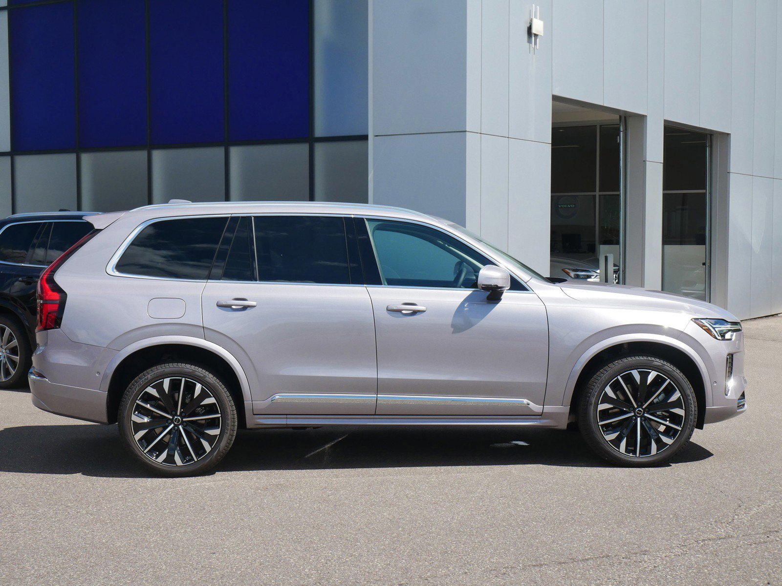 New 2026 Volvo XC90 T8 Plus image 2
