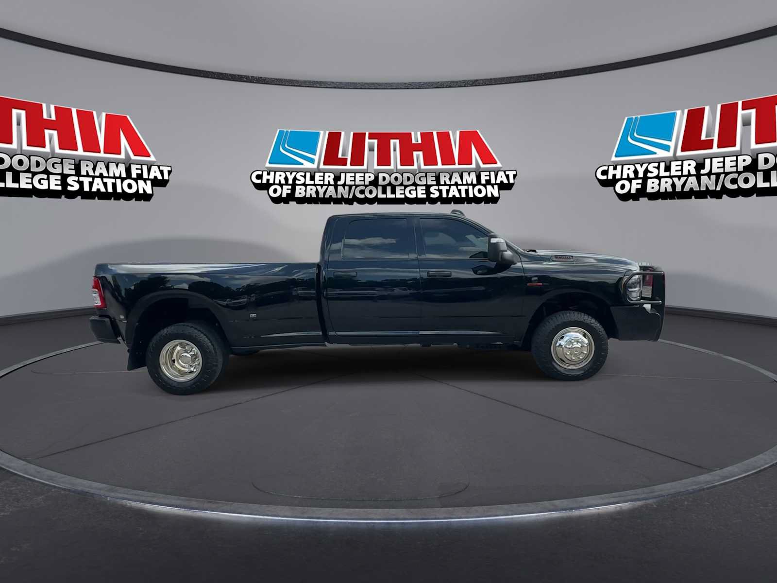 Used 2024 RAM 3500 Tradesman AWD/4WD image 9