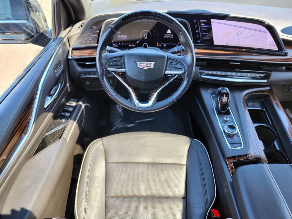 Used 2023 Cadillac Escalade Premium Luxury w/ LPO, Floor Liner Package AWD/4WD image 11