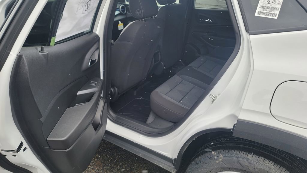 New 2026 Chevrolet Trax LS w/ LS Convenience Package FWD image 25