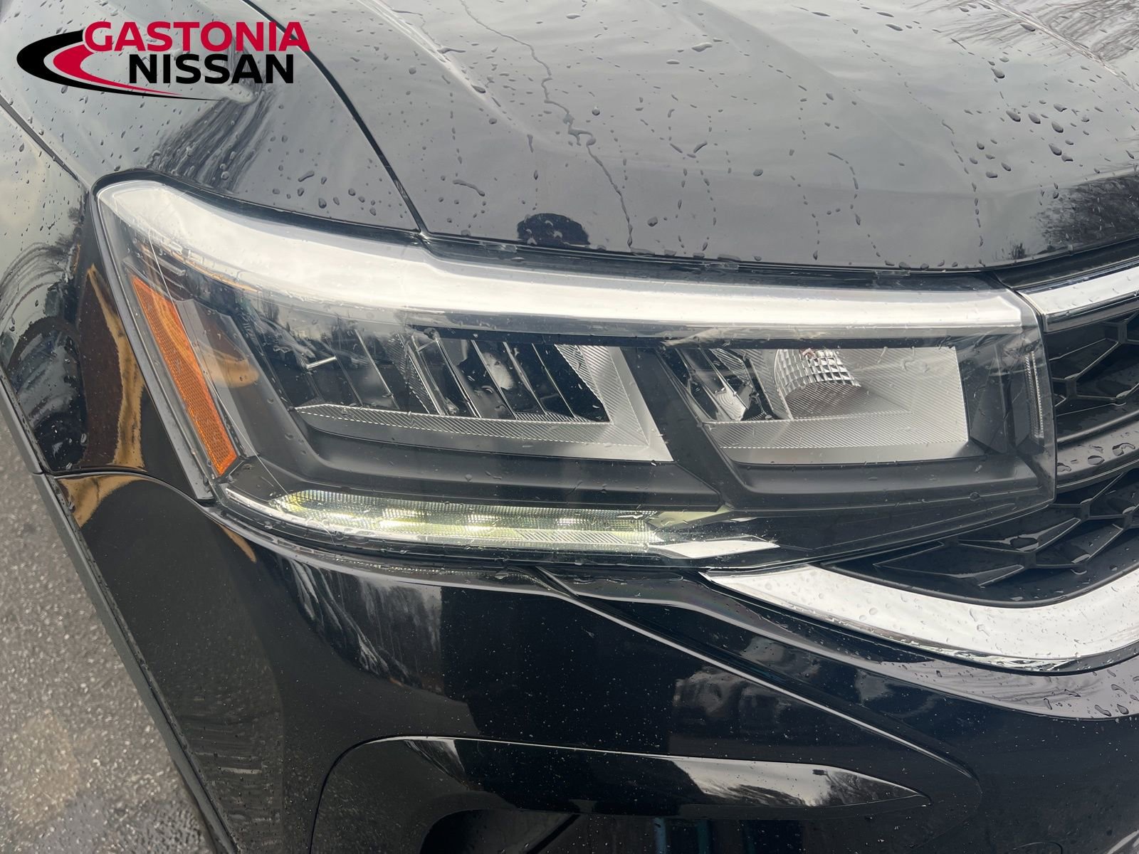 Used 2024 Volkswagen Taos SE image 3