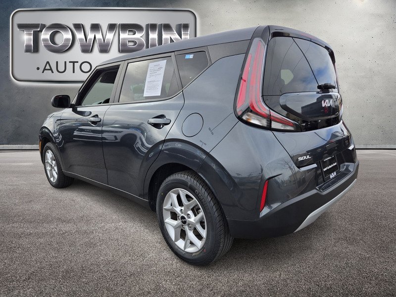 Used 2024 Kia Soul LX w/ Option Group 015 FWD image 7