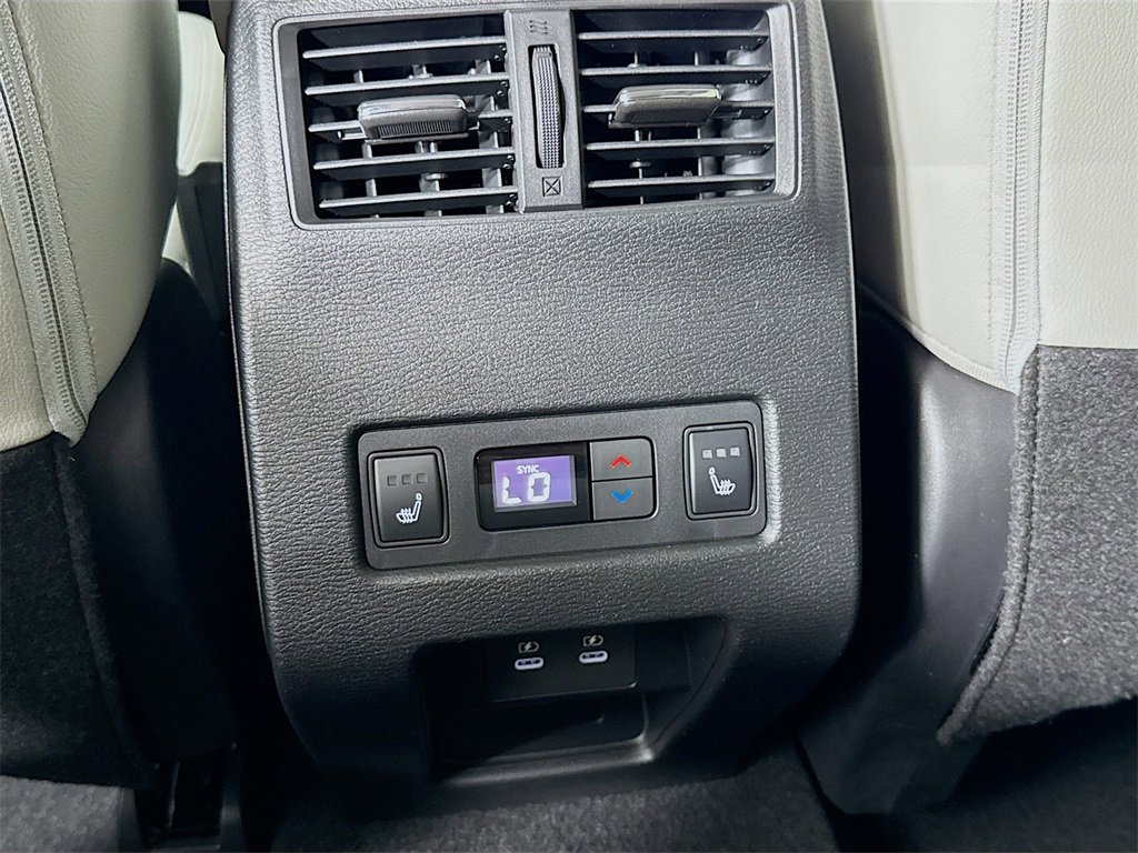 New 2025 Mitsubishi Outlander AWD image 27