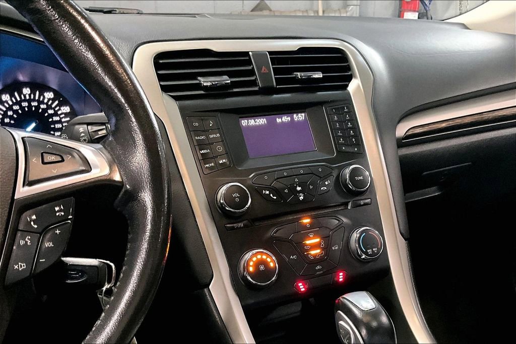 Used 2013 Ford Fusion SE image 5