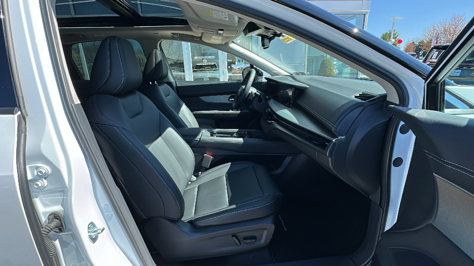 Certified 2025 Nissan Murano SL w/ Cargo Package image 24