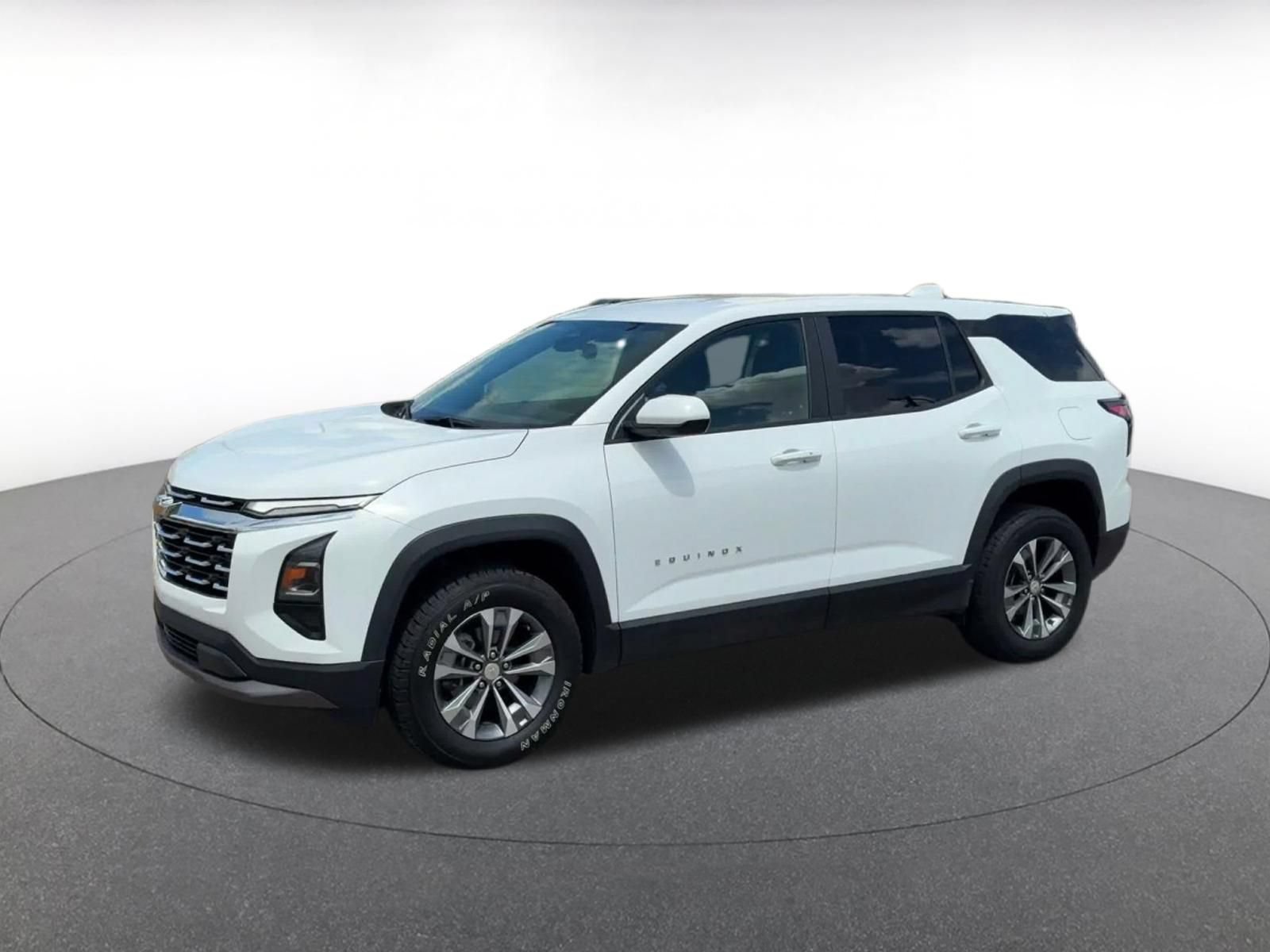 Used 2025 Chevrolet Equinox LT FWD image 7