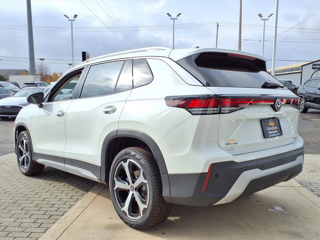 New 2026 Volkswagen Tiguan SE image 8