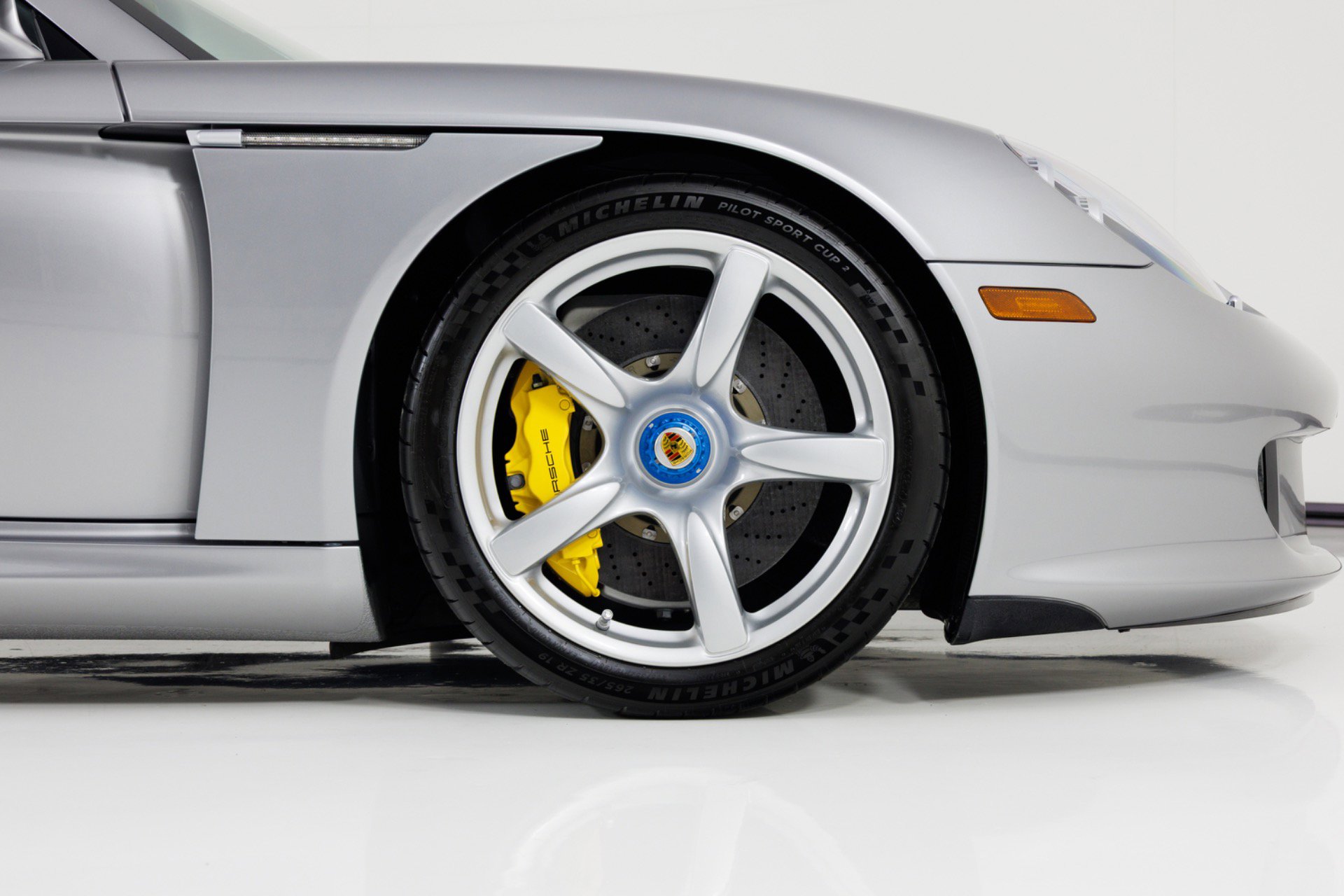 Used 2004 Porsche Carrera GT RWD image 14