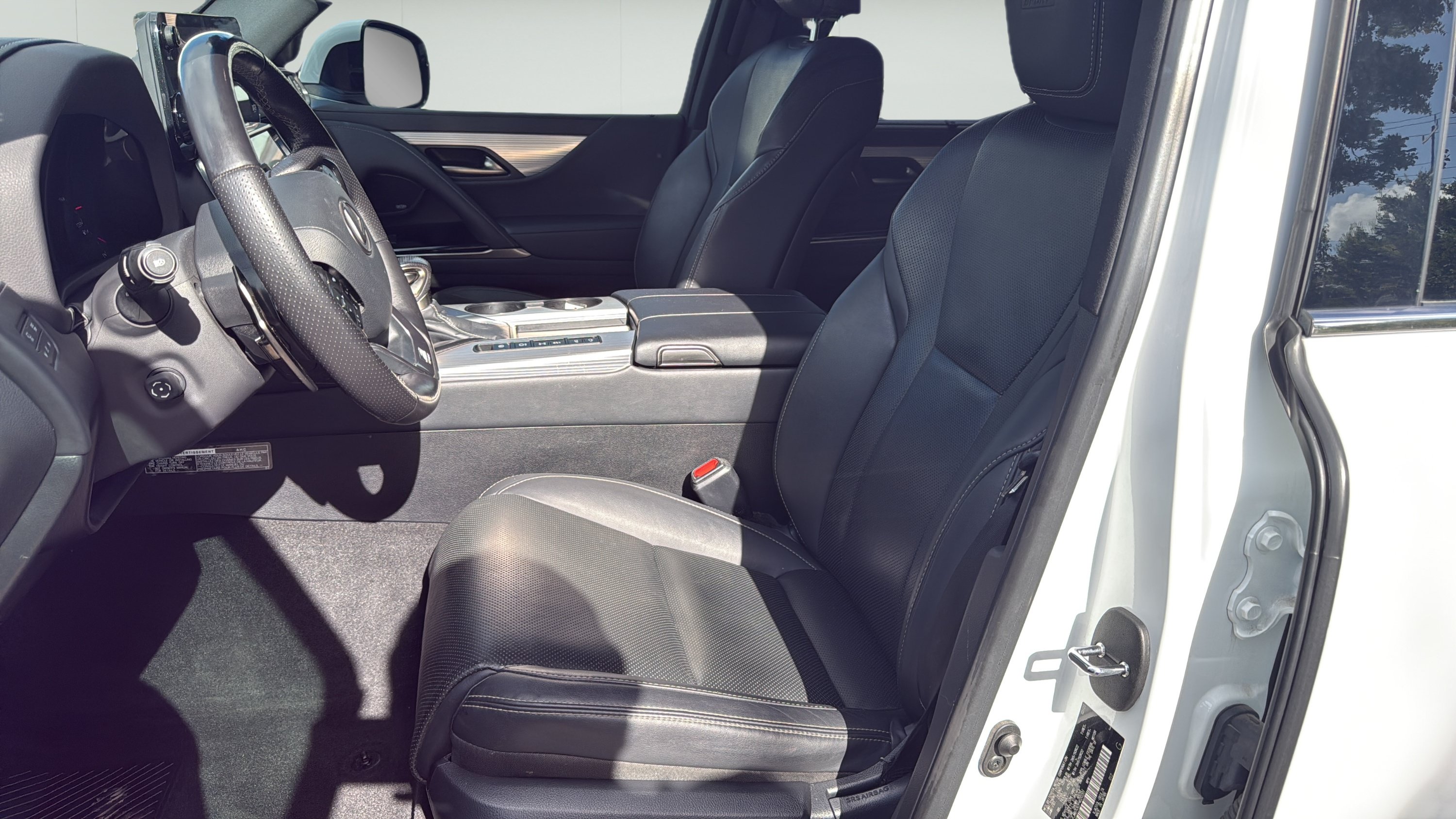 Used 2023 Lexus LX 600 F Sport AWD/4WD image 9