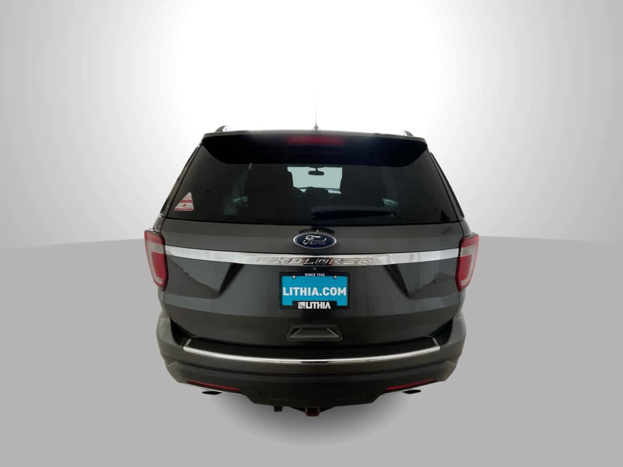 Used 2018 Ford Explorer XLT AWD/4WD image 7