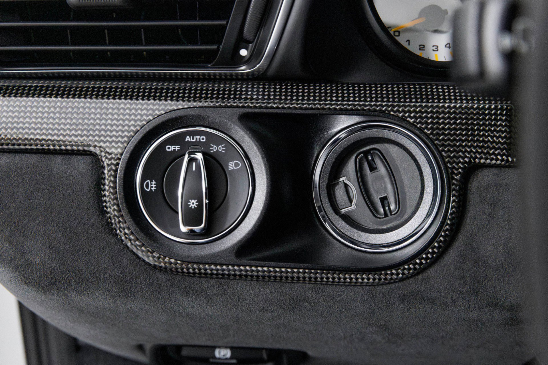 Used 2018 Porsche 911 GT2 RS image 29